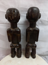 Load image into Gallery viewer, Wooden Couple Dan Statue
